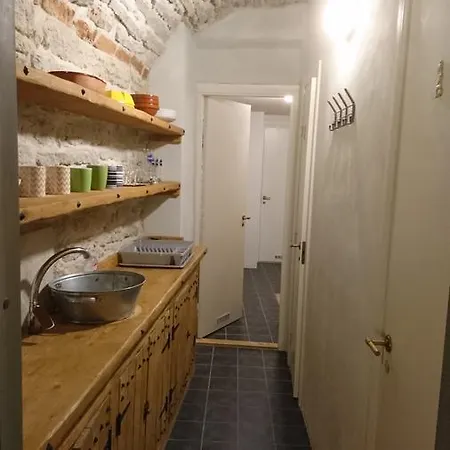 Ξενοδοχείο με διαμερίσματα Rammstein Art Studio 3*